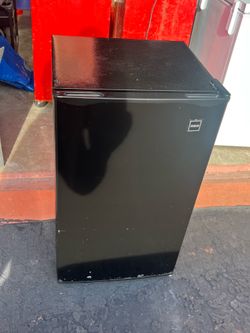 Reliable RCA mini fridge