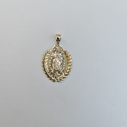 BEAUTIFUL 10k GUADALUPANA GOLD CHARM, LARGE PIECE