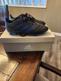 Youth Adidas Cleats Sz 3.5