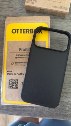 iPhone 17 Pro Max otter box phone case
