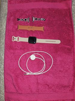 Apple Watch Series 7. 45mm With Accessories