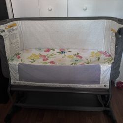 Amke adjustable co-sleeping beside bassinet