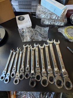 12 PCs Flex-Head Ratcheting Combination Wrench Set (7mm-17mm)