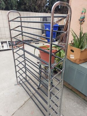 Photo Big shoe rack about 40 to 45 shoes