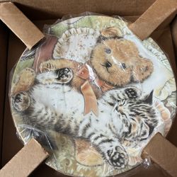 Decorative plate with bear