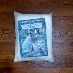 Garden Mesh Netting 10 FT X 33 FT NEW