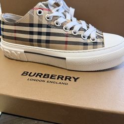 Burberry sneakers