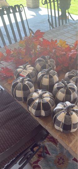 Buffalo Plaid Fabric Pumpkins Set