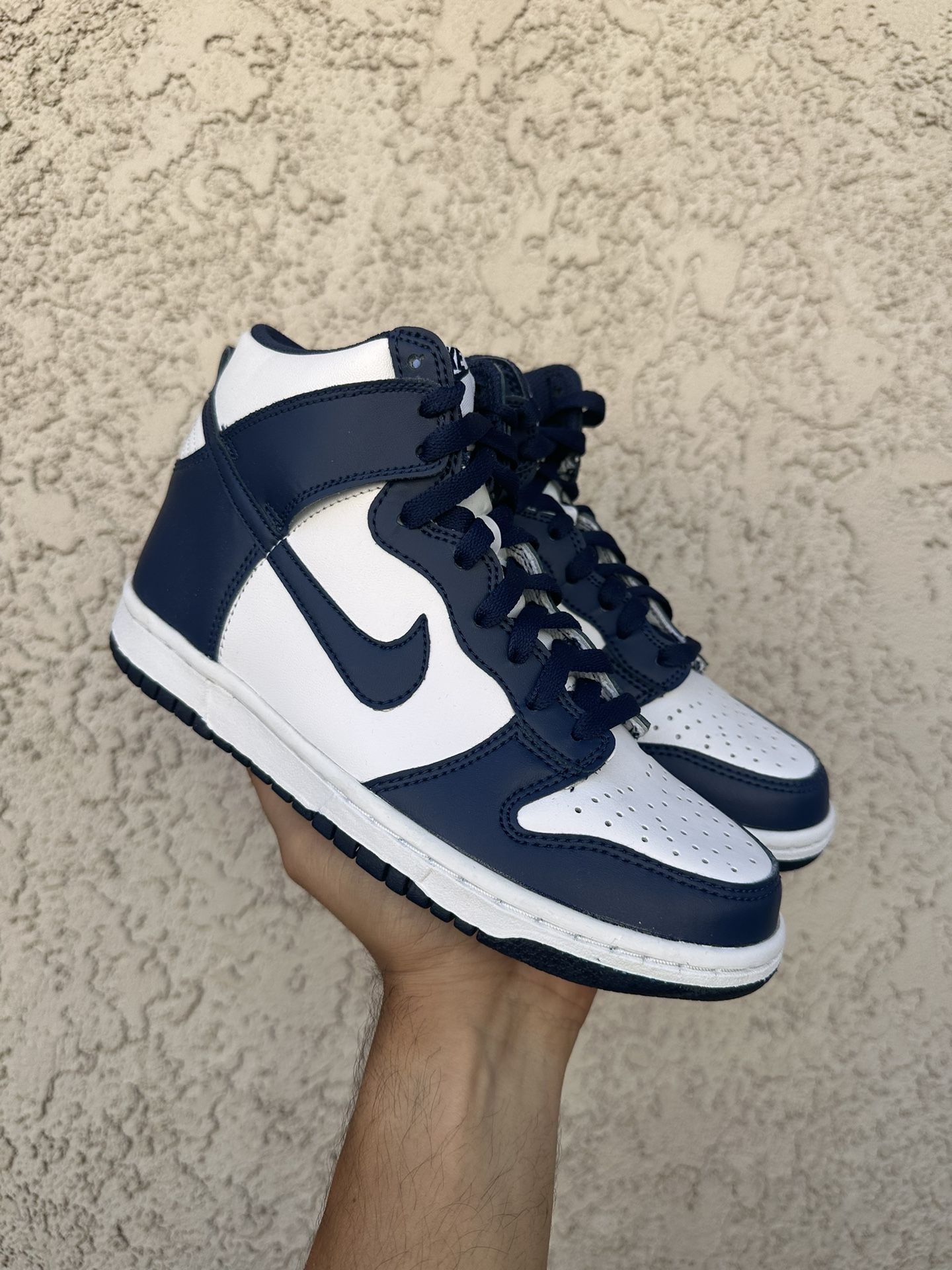 Nike Dunk High Navy Size 5y Woman)