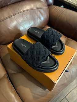L V ..PILLOW SLIDES NEW NEW IN BOX