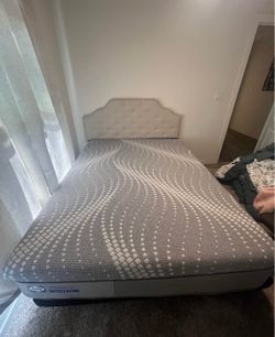 Queen bed set