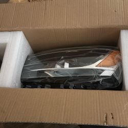 Volkswagen Jetta 11-16 Drivers Side Headlight 