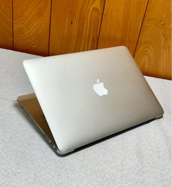 Apple MacBook Air 13” i5/8GB/256GB SSD $180