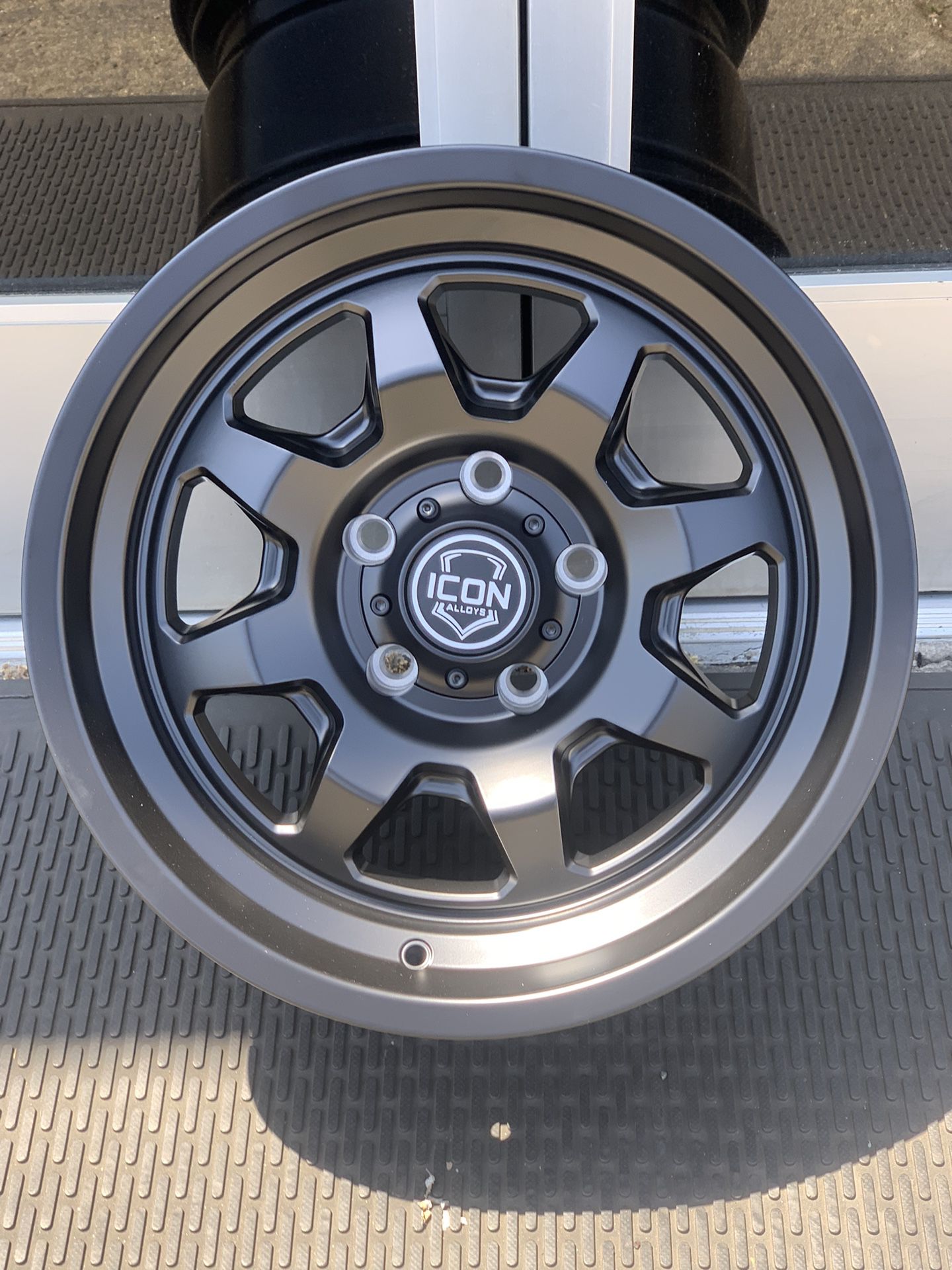Icon Nuevo Wheels 17x8.5, 5x5 (5 New 