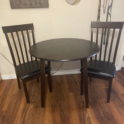 Table & Chairs