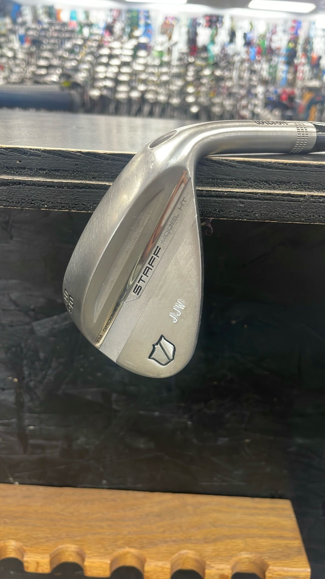 Wilson-Staff-Model-HT-Sand-Wedge-56*-Degree-Right-Hand-Regular-Flex-Graphite-Shaft