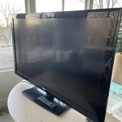 LG 47” TV
