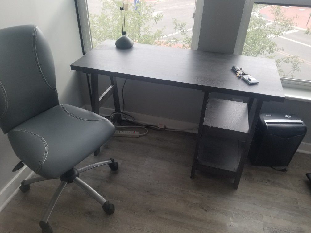 Nice grey desk and chair