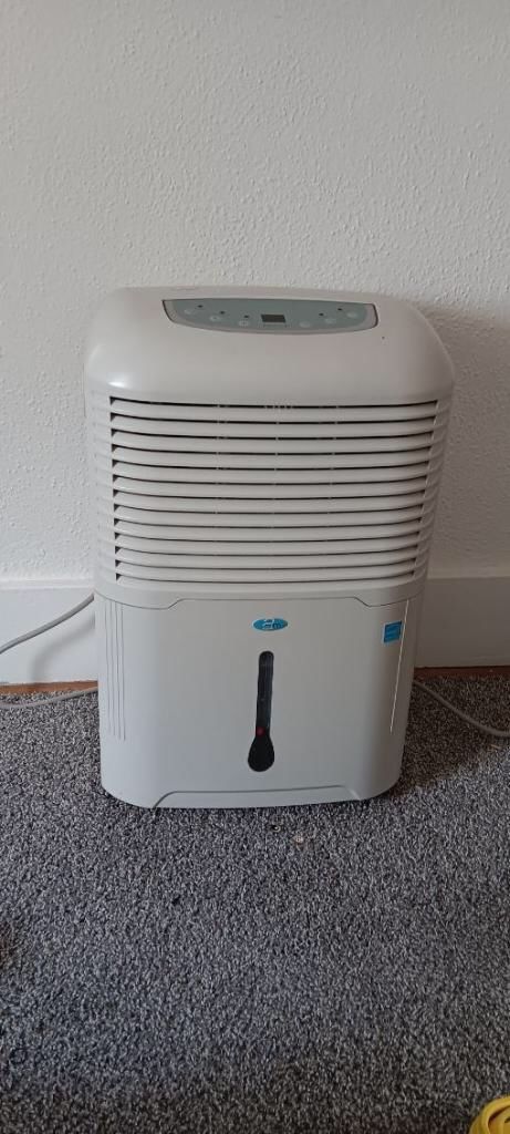 Dehumidifier 