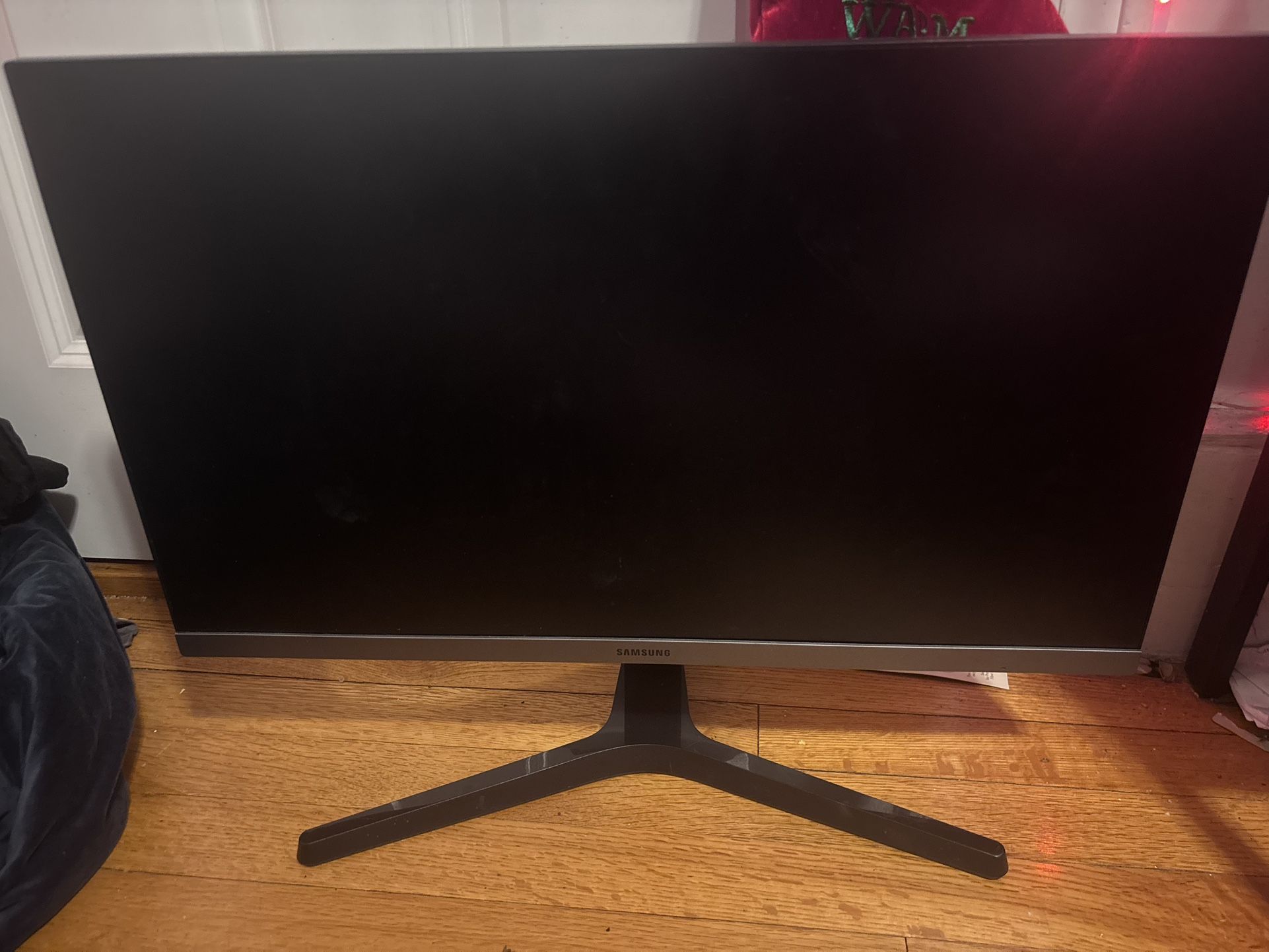 Samsung 24” Monitor – Good Condition
