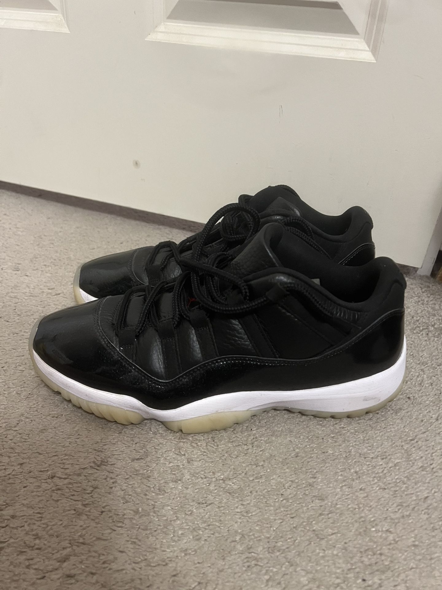 VNDS JORDAN 11 LOW SIZE 10.5
