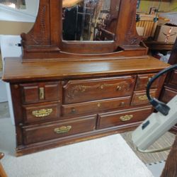 5 Piece Vintage Bedroom Suit