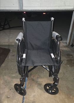 Medline Guardian K3 Wheelchair – Like New, Elevating Leg Rests