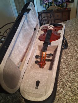 Violin 4/4 full size for student like new