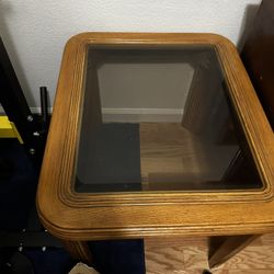 2pcs Solid wood Coffee table with glass set good condition