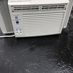 Very Good Condition Frigidaire Air Conditioner 