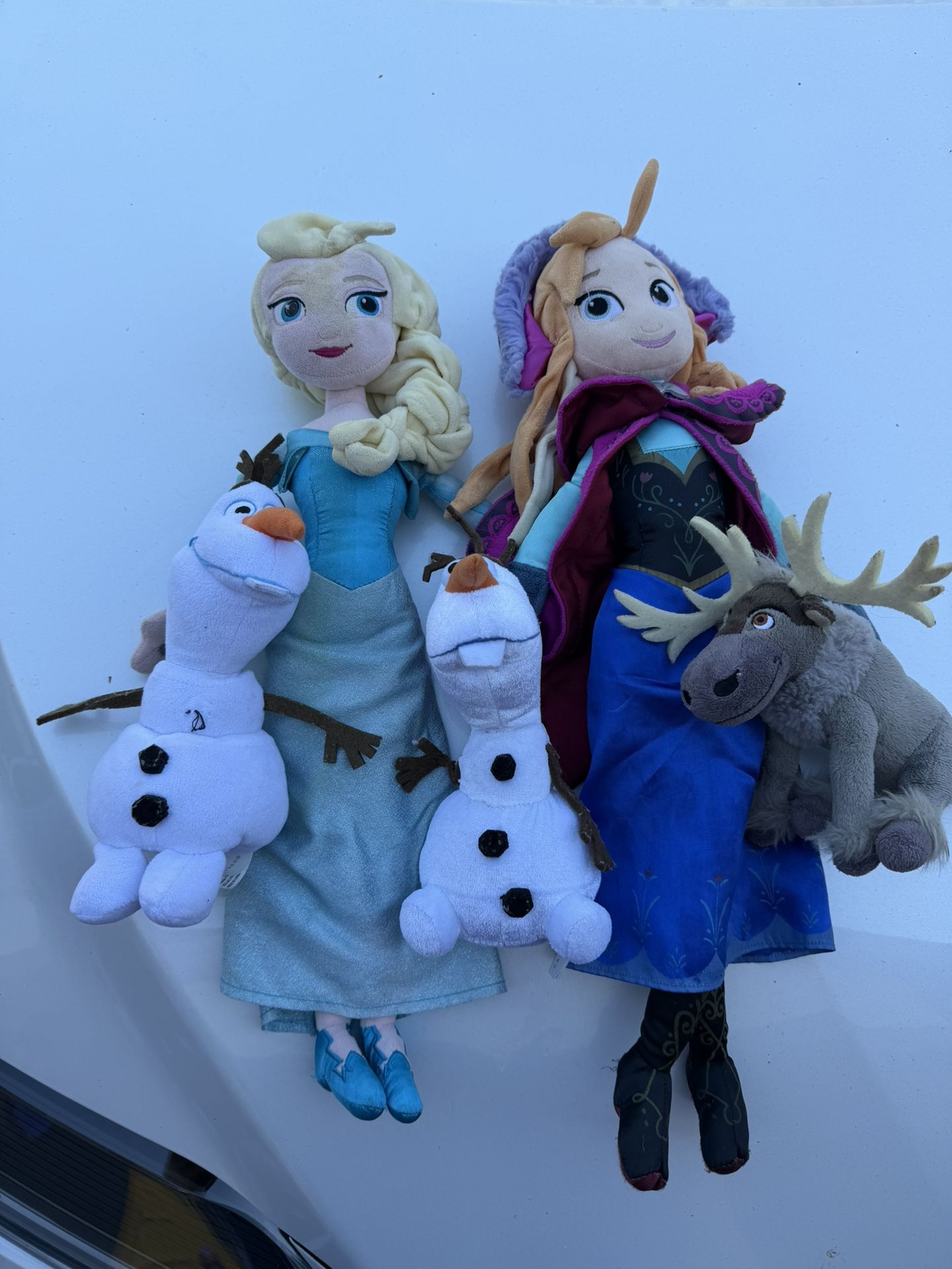 Frozen toys. Goes all together.