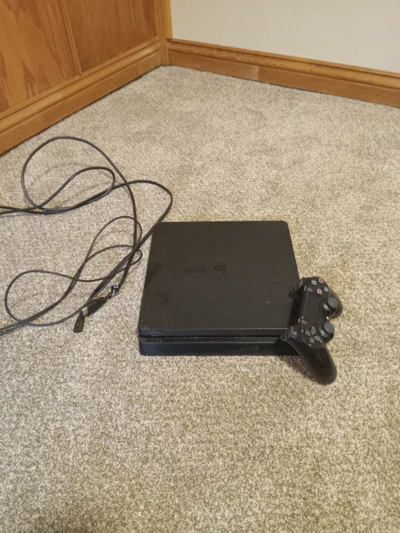 PS4 Slim - With Acc with 50+ Games