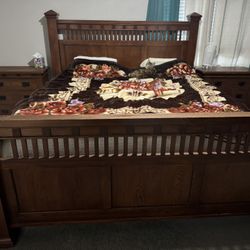 Cal king Bed Set 