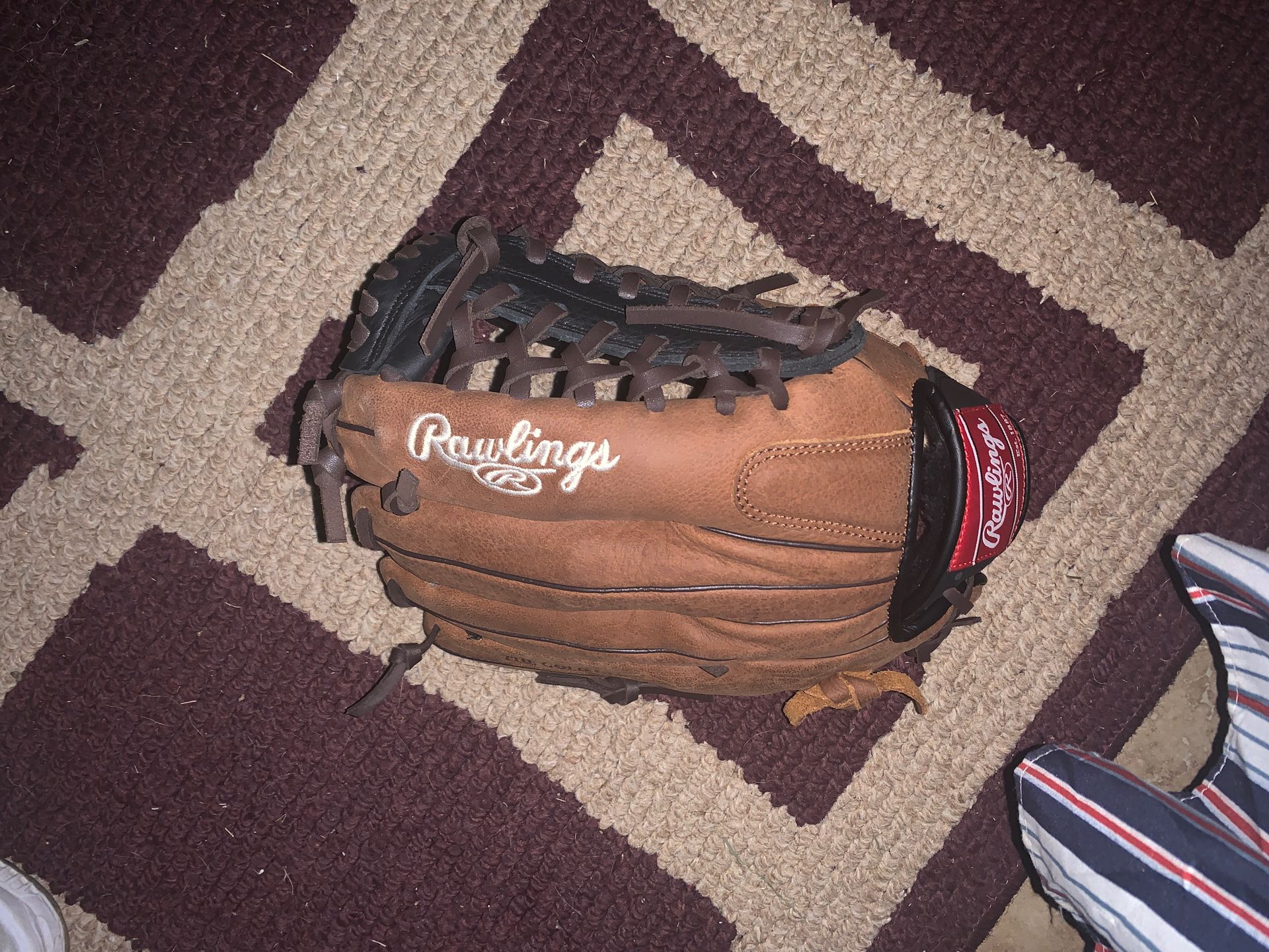 RAWLINGS BASEBALL GLOVE