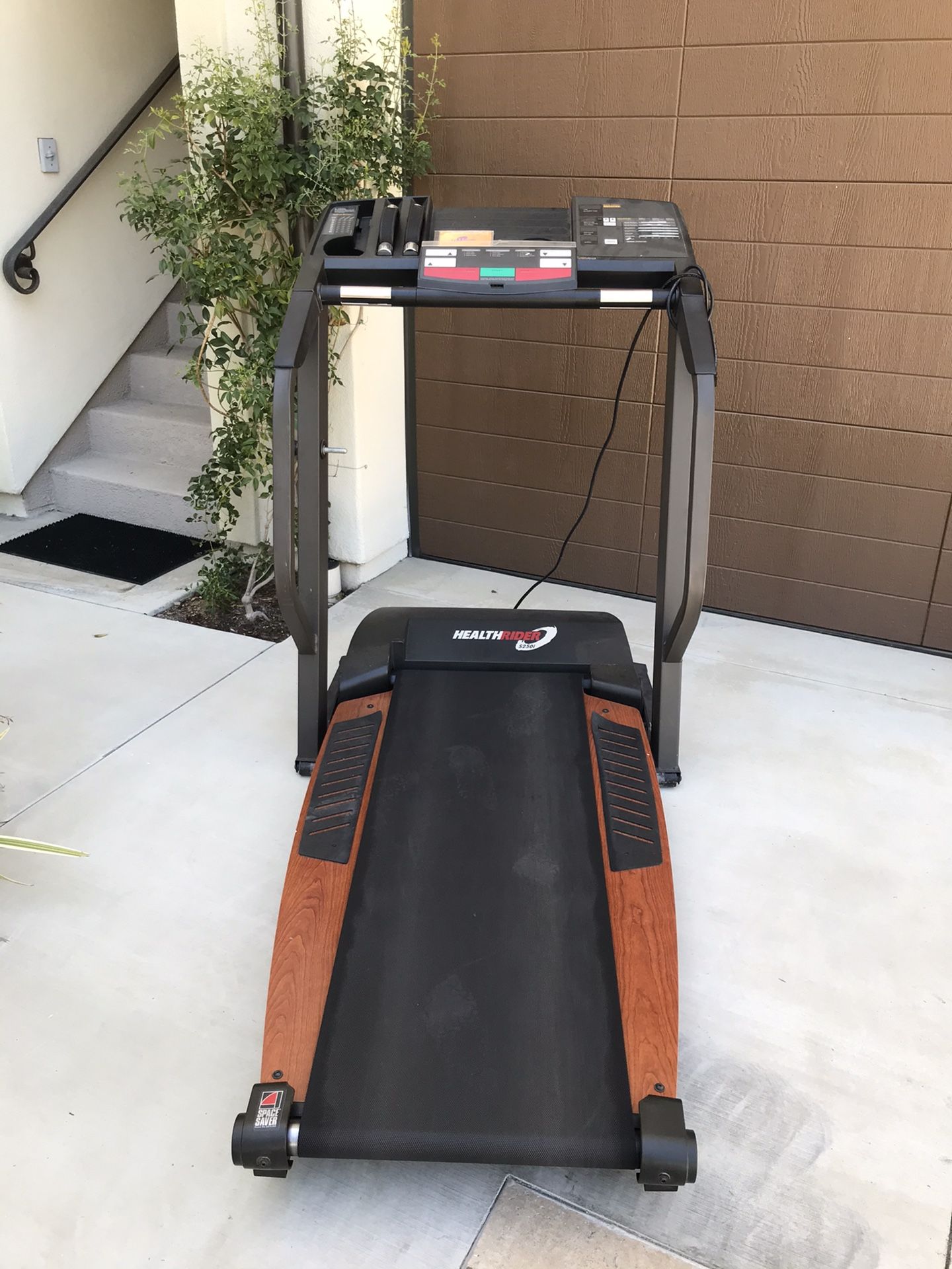 Healthrider S250i Treadmill, Works Great!