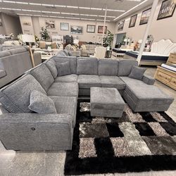 SECTIONAL WITH OTTOMAN