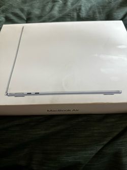 MacBook Air M4 13in *New- Sealed*