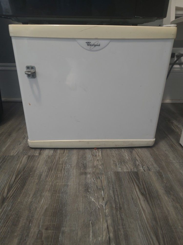 Small Refrigerator