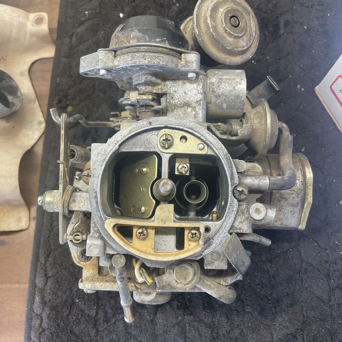 85-83 Nissan Carburetor 