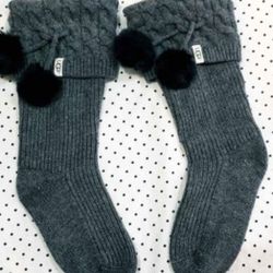 New Ugg Pom Pom Thick Knitted Slippers New Without Tags 
