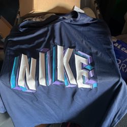 2x Nike Shirts