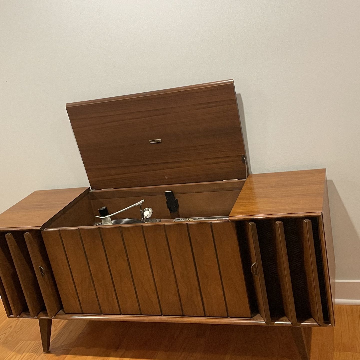 Vintage Zenith X960 Console Phonograph Mid Century Modern MCM