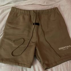 Essentials Shorts 