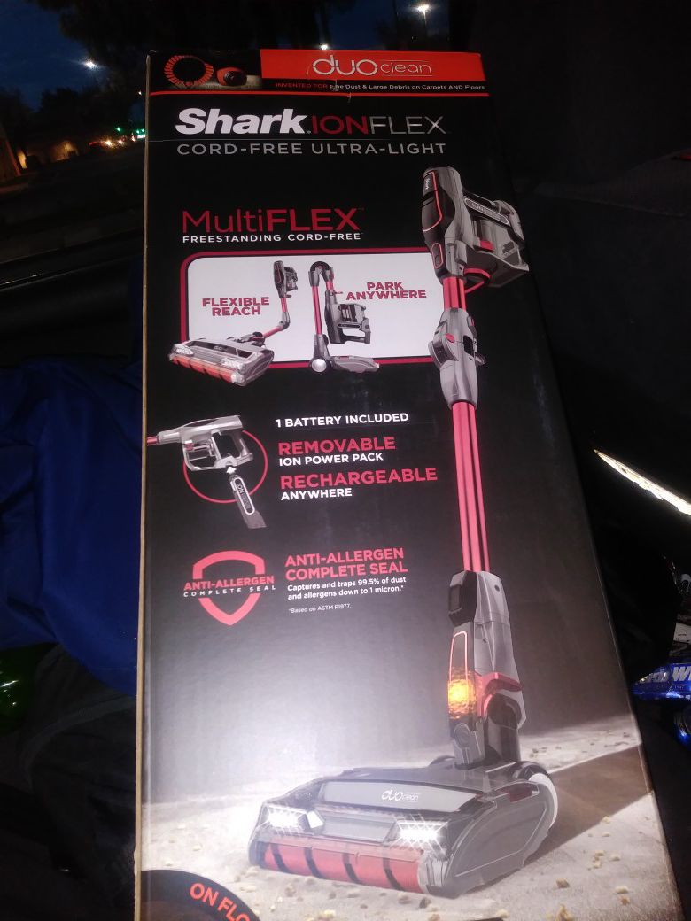 Shark Ion FLEX Cord-free Ultra-Light vacuum