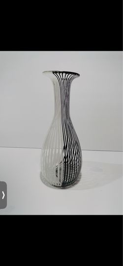 MCM Dino Martens Mezza Filigrano for Aurrliano Tosso Murano Glass Vase 10.5” .Elegant glass vase with black and white twisted swirl design. Tall, tape