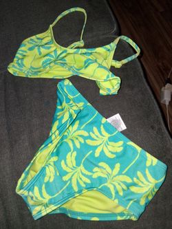 Two pcs girl swimsuit sz XS(4/5) new