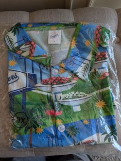 Dodgers Hawaiian XL shirt New in bag