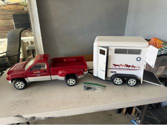 Breyer Traditional Size Horse Pickup Truck and Trailer