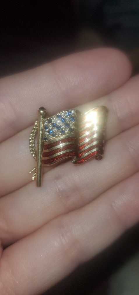 14k Gold Blue Saphire Diamond Flag Pin Or Brooch