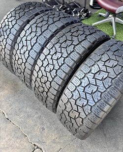 295 65 20 Toyo open CONTRY I sell this Seth of tires with 80% of Life the 4
